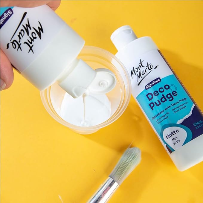 Mont Marte Deco Pudge Craft Varnish Signature 236ml (8 US fl.oz) – Matte, Multi-Purpose Clear Craft Sealer, Varnish and Decoupage Glue, Ideal for Acrylic Paints, Paper, Wood, Ceramics, Fabrics, Clay